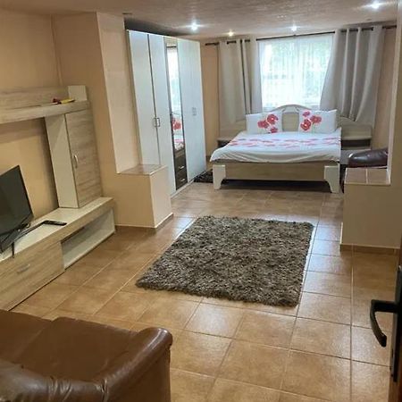 Apartament Airport Host Kluż-Napoka Zewnętrze zdjęcie